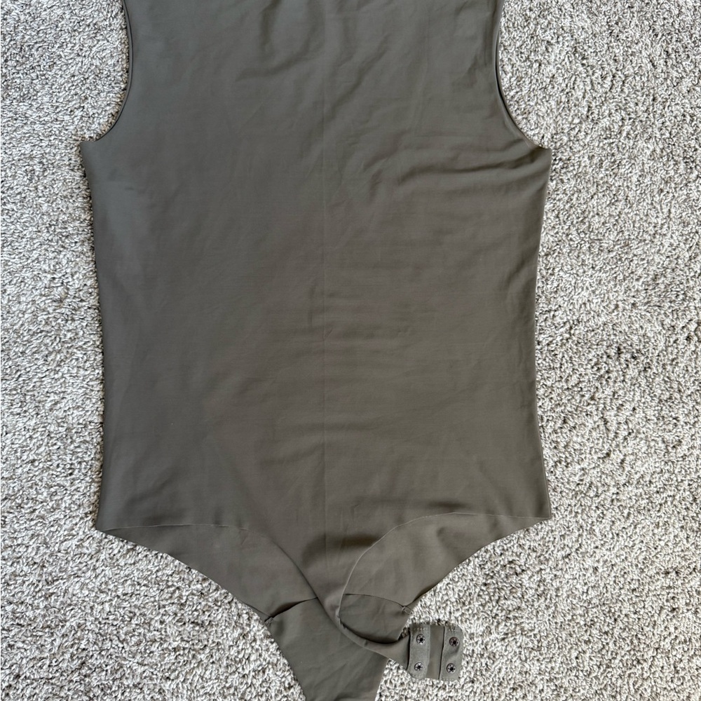 Commando Sleeveless Bodysuit - Picture 4 of 6